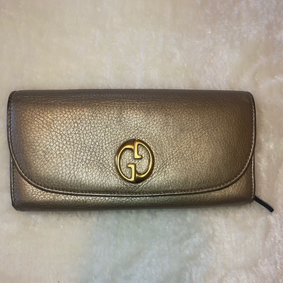 ❤️Authentic Gucci Metallic Gold Wallet - Picture 1 of 13